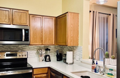 West San Antonio House | Charming 3-bedroom townhome, BMT Lackland, near SeaWorld, & 15mins to Downtown