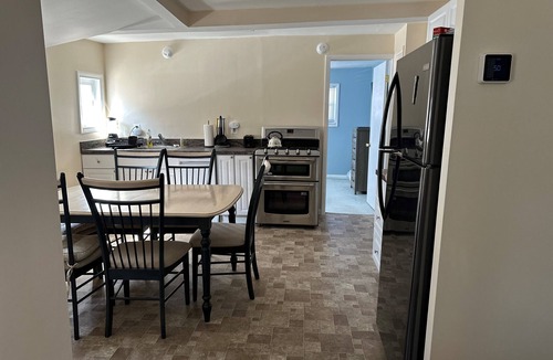 Somers Point House | Charming 3-bedroom house with Wi-Fi and AC located in tranquil Somers Point,
