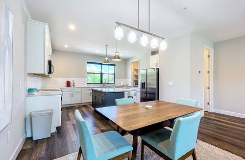 Fairvilla House | Charming 3-bedroom townhome with AC and WiFi in Winter Park