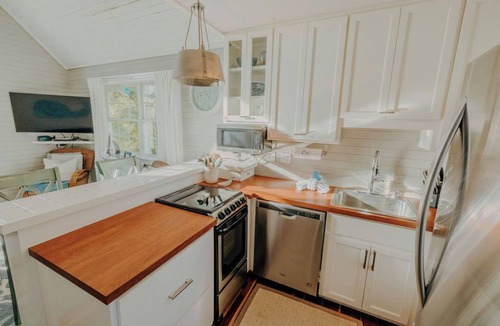 Dune Allen Beach House | Charming 30A Carriage House. Steps to Beach & Pool. Sleeps up to 5