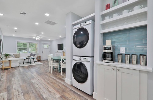 Arlington House | Charming 3bd 2bth Vacation Getaway New Build in Jacksonville - Centrally Located