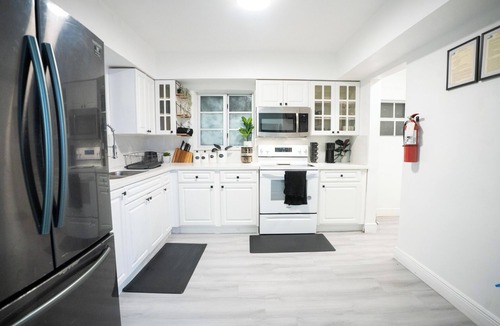 Golden Glades House | Charming 3BR Miami Home with Stylish Lounge, Coffee Bar & Peaceful Vibes
