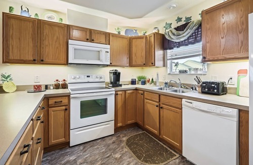 The Villages House | Charming 3BR Ranch in Sanibel Village: Your Ultimate Florida Getaway!