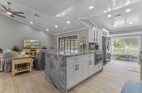 Sorrento House | Charming 4-Bed 2.5 Bath Modern Home on 5 Acres. Pond, Trails, Wildlife. Sleeps 8