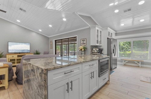Sorrento House | Charming 4-Bed 2.5 Bath Modern Home on 5 Acres. Pond, Trails, Wildlife. Sleeps 8