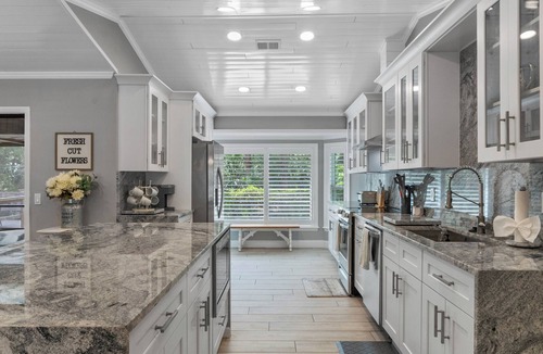 Sorrento House | Charming 4-Bed 2.5 Bath Modern Home on 5 Acres. Pond, Trails, Wildlife. Sleeps 8