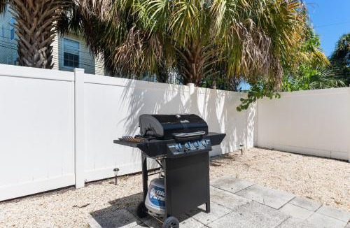 Indian Rocks Beach Apartment | Charming Beach Villa B