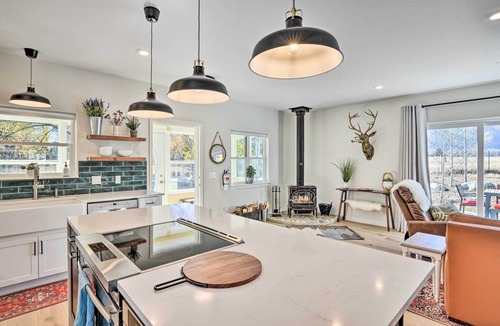 Buena Vista Cottage | Charming Buena Vista Home w/Private Hot Tub!