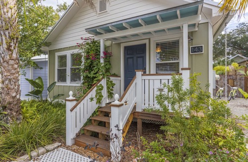 Lincolnville House | Charming Bungalow with Golf Cart Access & Hot Tub, Steps from Heart of the City!