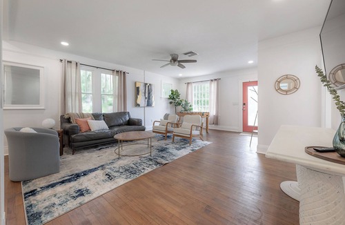 Tampa Heights House | Charming bungalow with 2 bedrooms and WiFi, AC in delightful Tampa