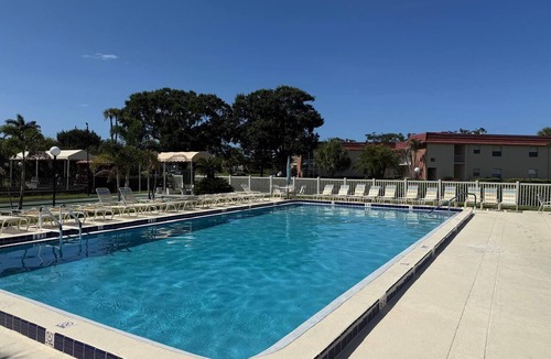 Florida Ridge Condo | Charming Condo Near the Beach in a Quiet, Well-Kept 55+ Community