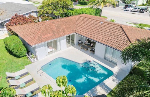 Coral Ridge Isles House | Charming Coral Ridge 2BR/2BA Near Beach + Pool