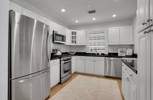 Delray Beach House | Charming Delray Beach Cottage - 1 blk to beach and Atlantic Ave!; Pet-friendly!