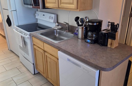 Daytona Beach Condo | Charming Direct Ocean, Pool, and Beach front Condo, 2 bath, sleeps 4