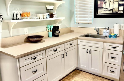 San Jacinto House | Charming downstairs unit Walking Distance to the Beach!