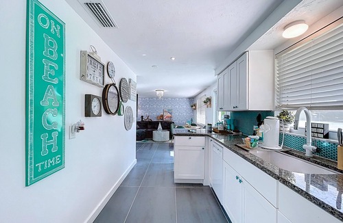 Ilexhurst Cottage | Charming, Family Friendly Newly Renovated Duplex on Holmes Beach.