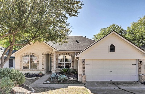 McKinney House | Charming Family Home ~ 7 Mi to Dtwn & Airport