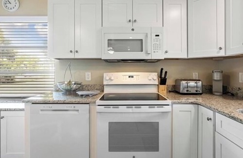 Sanibel Cottage | Charming Ground-Level Retreat at Sanibel Shore-Walk to the Beach