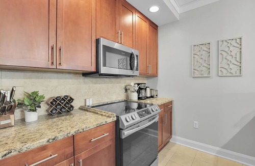 Old West Broad Neighborhood Apartment | Charming Historic District 3BDR w/French Doors | The Juliette #303 by AvantStay