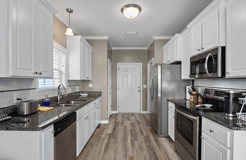 Dothan House | Charming Home, Peaceful Patio & Quiet Neighborhood