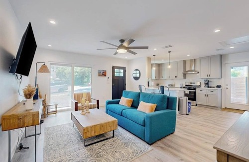 North University House | Charming house with Internet in Central Austin near local attractions