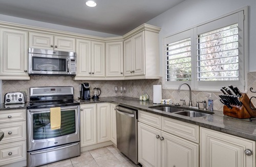 Miramar Beach House | Charming Lakeside Cottage On Lake*Close To Pool, Beach, & Baytown*Screened Porch