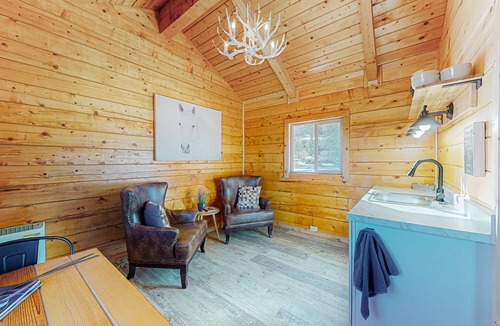 Park County Cabin | Charming log cabin with mountain views on 1,800-acre working ranch
