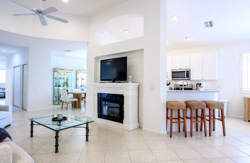 North Naples Condo | Charming North Naples Condo in Gated Community - 5 min from beach