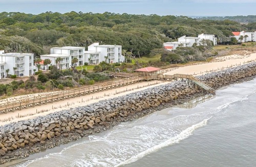 Jekyll Island Villa | Charming Oceanside 2Br. Villa, Only steps to the Beach, Villas by the Sea Resort