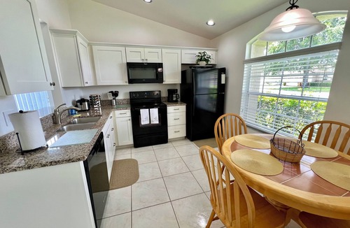 Indian Ridge House | Charming Pool House, 10-15min to Disney, 2BR/2BA.