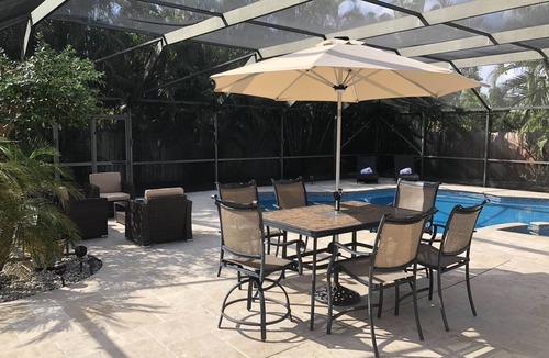 West Palm Beach House | Charming private pool home 3br/2 bath