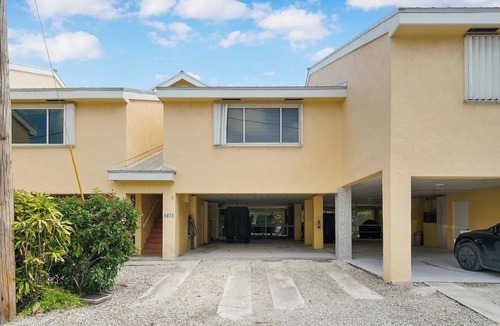Rock Harbor House | Charming, remodeled & spacious 2 bedroom, 2 1/2 bath townhome in Key Largo, Fl