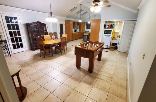 Arlington House | Charming retreat near Downtown and the Hospitals. Short drive to the beach.