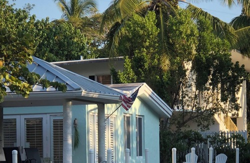 Buccaneer Point Cottage | Charming Seaside Getaway with All the Comforts of Home