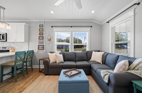 Panama City House | Charming St Andrews Bay 3 Bed/2 Bath, Hot Tub, Near Marina, Bars & Restaurants