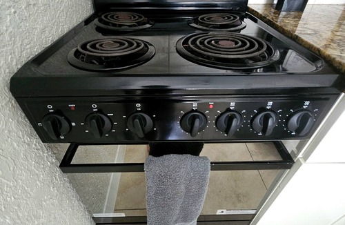 River Oaks Apartment | Charming Studio Apartment 1 in Fort Lauderdale.