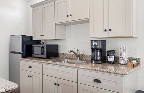 New Braunfels Villa | Chateau-Silkie 2 private Bedrooms & pool