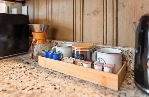 Lookout Mountain Cottage | Chattanooga Cottage with Free Breakfast