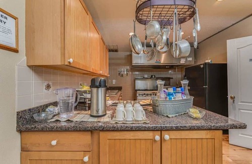 Chassahowitzka Bed & Breakfast | Chaz River Suite