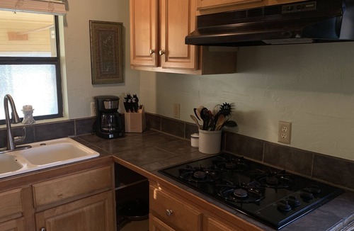 Truth or Consequences House | Cheerful Bungalow Walking Distance from Hot Springs District for Long Term Stays