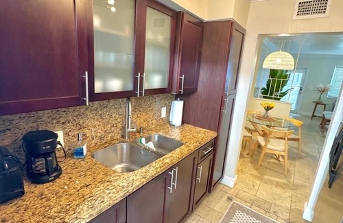 City Center Apartment | Chic 1-bedroom apartment in fantastic Miami Beach with WiFi, AC