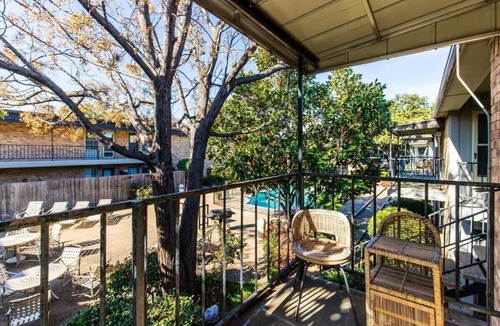 North Dallas Apartment | Chic 1-bedroom apartment in awesome Dallas with WiFi, AC