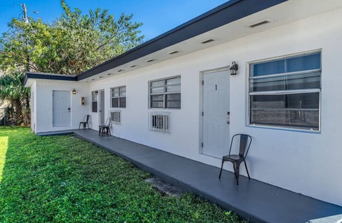 Dania Beach Condo | Chic 1BR Getaway Near FLL Airport + 6 MN to Ocean