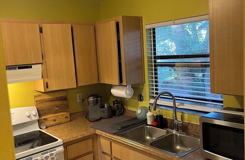 Seffner Community Alliance Apartment | Chic 2-bedroom apartment with AC, fitness space in fabulous Seffner