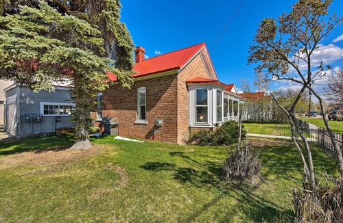 Buena Vista Cottage | Chic Downtown Home w/Grill, Steps to Main Street!