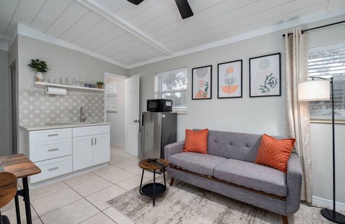 Englewood Park Apartment | Chic Downtown Orlando Studio