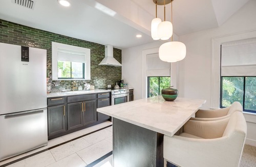 Beach Park Apartment | Chic Getaway in Desirable South Tampa District!