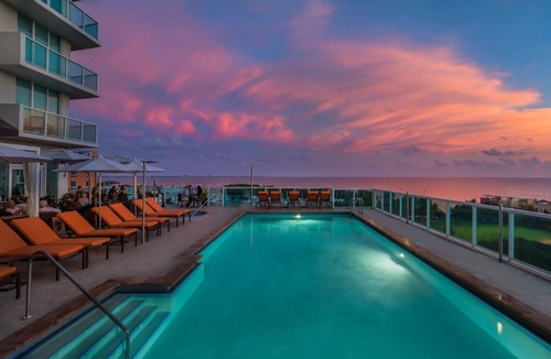 Coconut Grove Apartment | Chic Grove Suite | Steps to Peacock Park