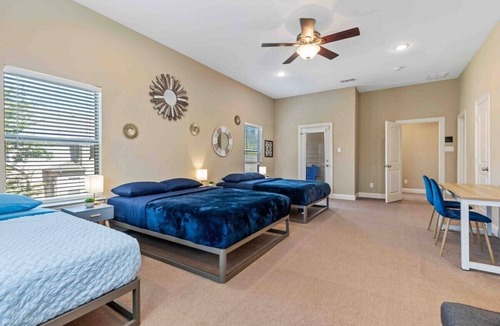 Glencoe House | Chic Home with Massage Chair & Secret Library