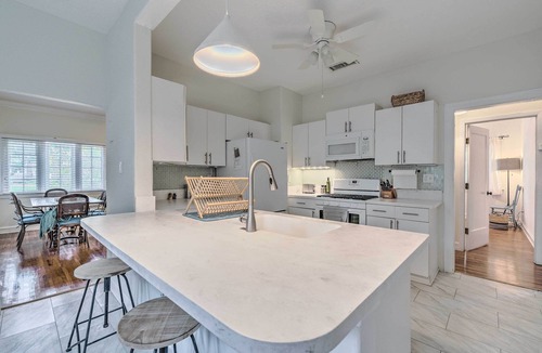 Ocala House | Chic Ocala Home w/Yard ~ 1 Mi to Dtwn Square